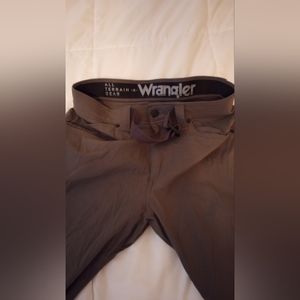 Men's Wrangler All Terrain Gear size 30x30